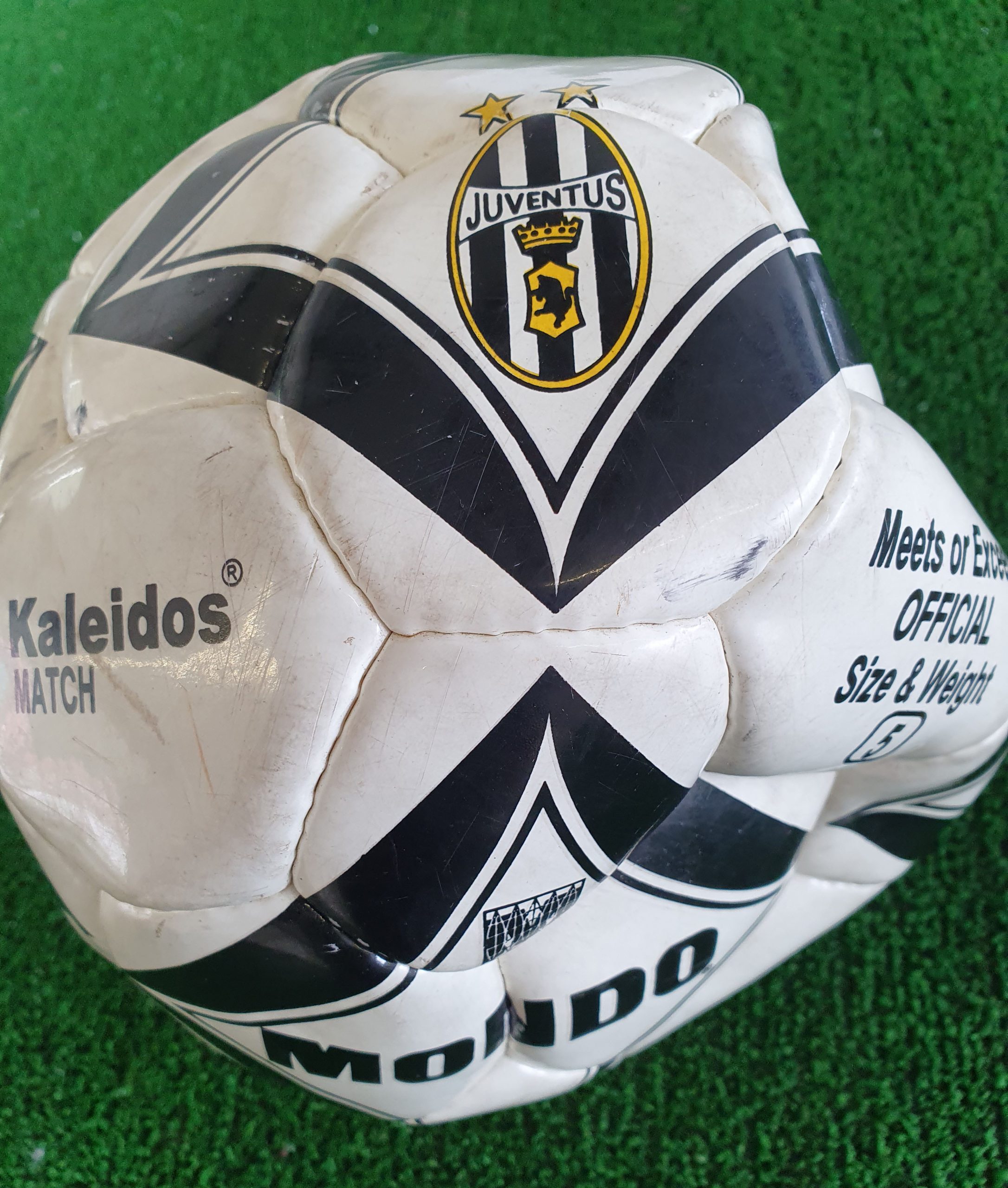 Juventus 2000-01 pallone Mondo