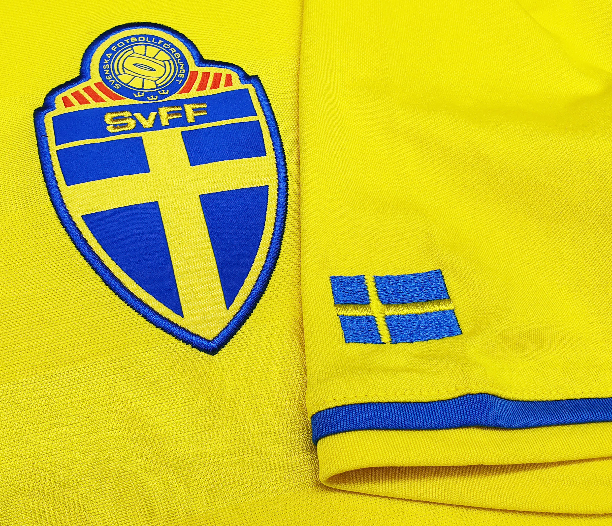 Svezia 2015-16 maglia Adidas home - immagine 3