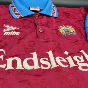 Alternative view of Burnley 1993-95 maglia Mitre home