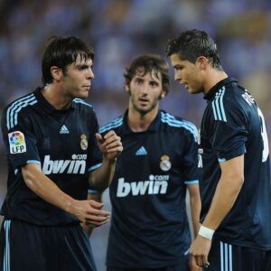 Alternative view of Real Madrid 2009-10 maglia Adidas away