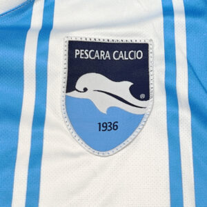 Alternative view of Pescara 2013-14 maglia Erreà home