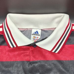 Alternative view of Stoccarda 1997-98 maglia Adidas away