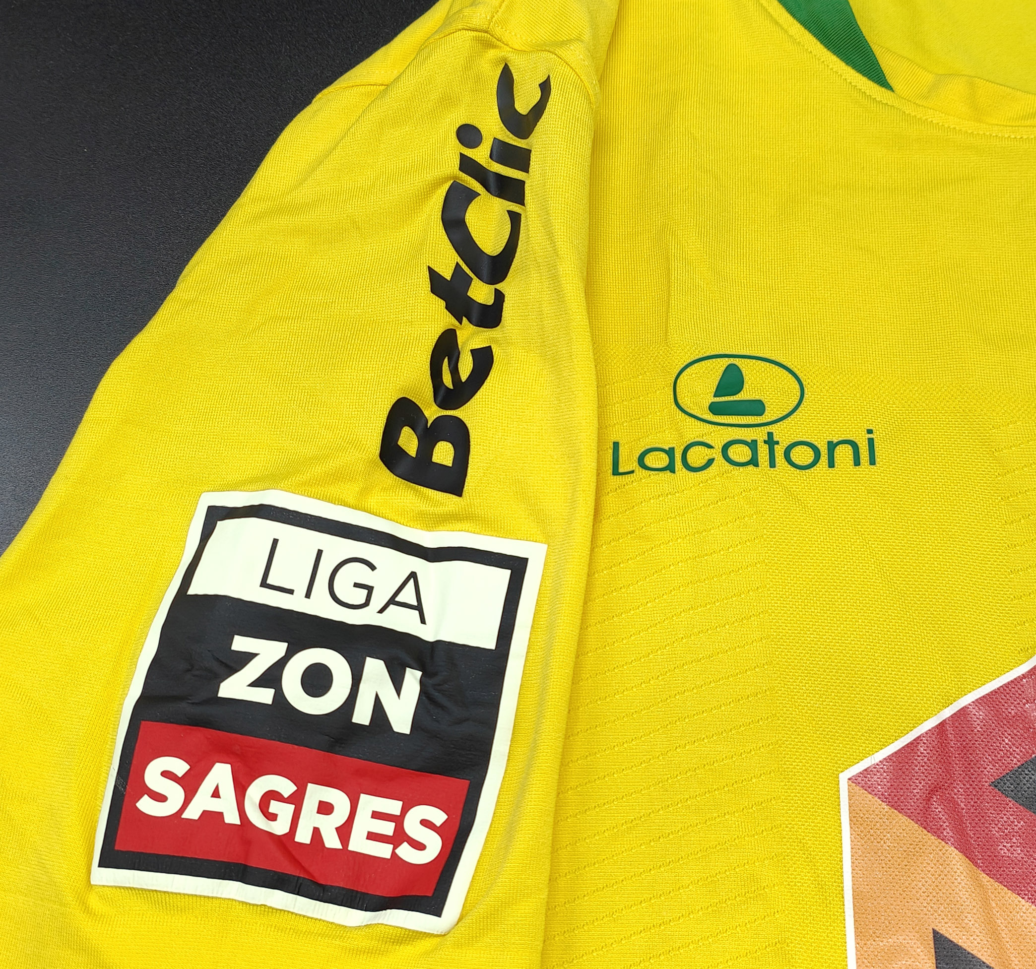 Paços de Ferreira 2010-11 maglia Lacatoni home #5 Javier Cohene matchworn - immagine 4