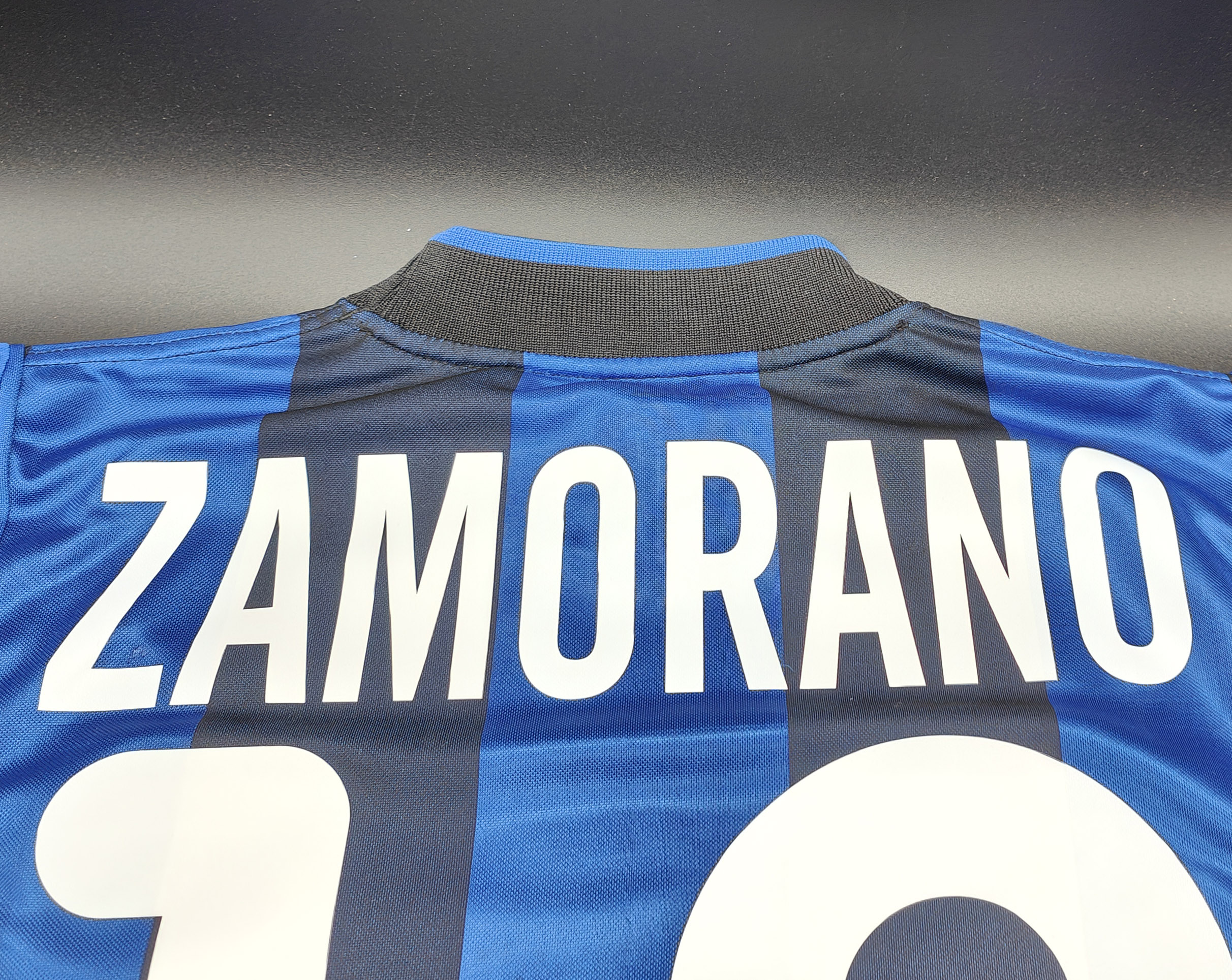 Inter 2000-01 maglia Nike home #1+8 Zamorano - immagine 9