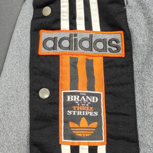 Alternative view of Adidas pantaloncini vintage anni '90 "The brand with three stripes"