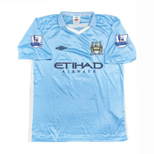 Alternative view of Manchester City 2011-12 maglia Umbro home #16 Kun Aguero