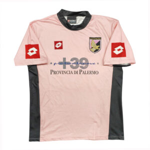 Alternative view of Palermo 2004-05 maglia Lotto home #9 Toni