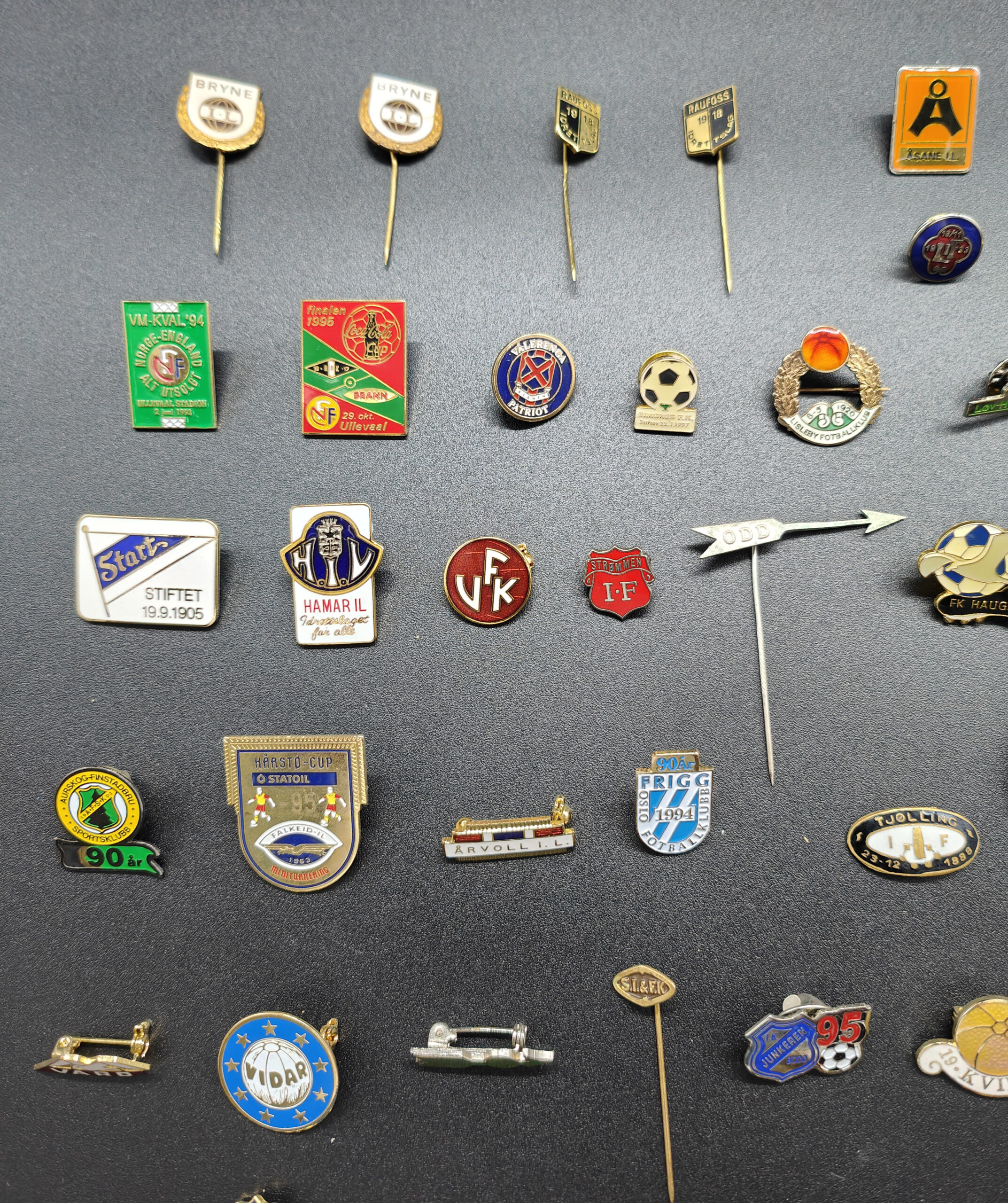 Calcio Norvegese spilla '70 - '80 vintage (a scelta) - immagine 2