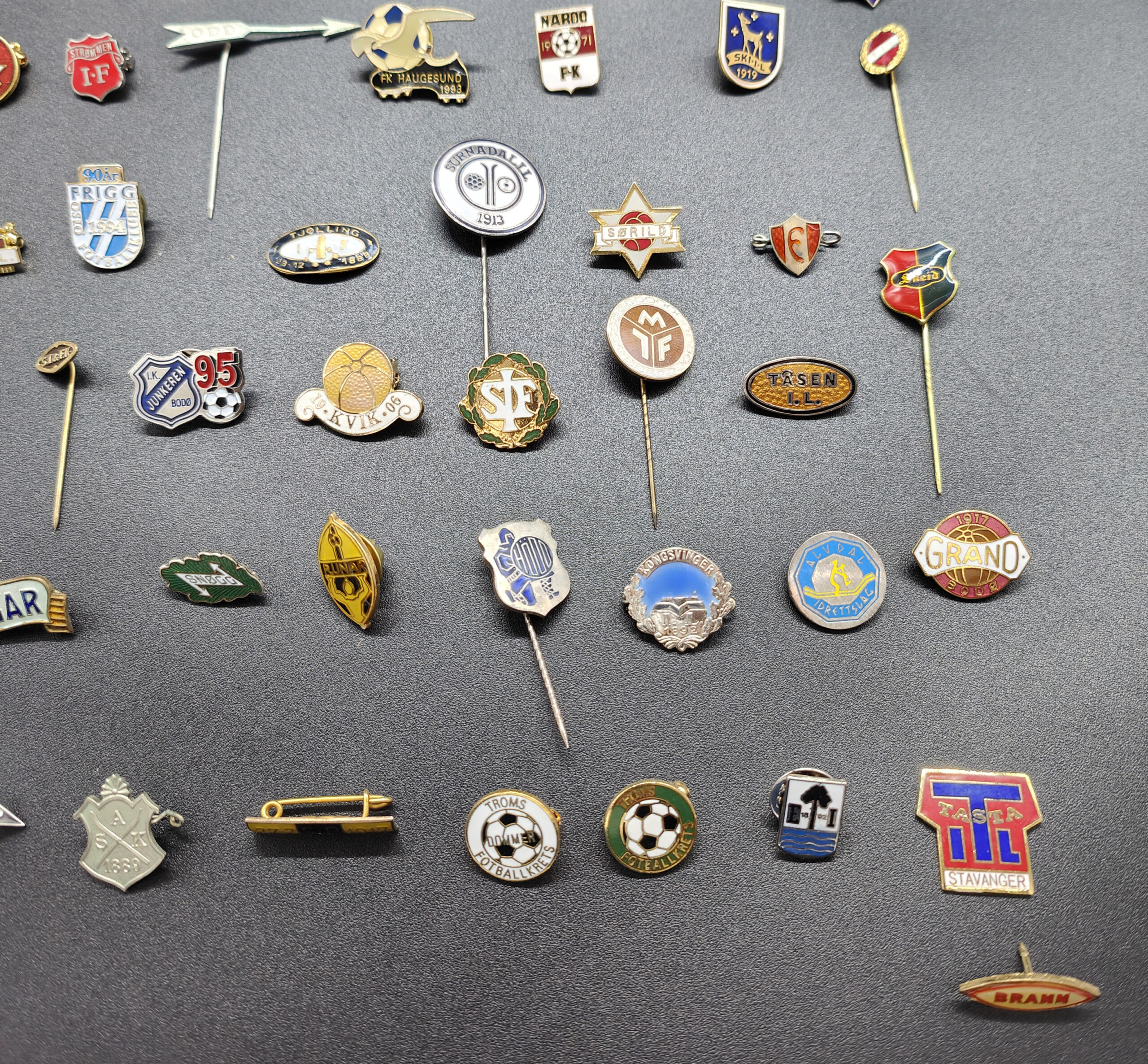 Calcio Norvegese spilla '70 - '80 vintage (a scelta) - immagine 4